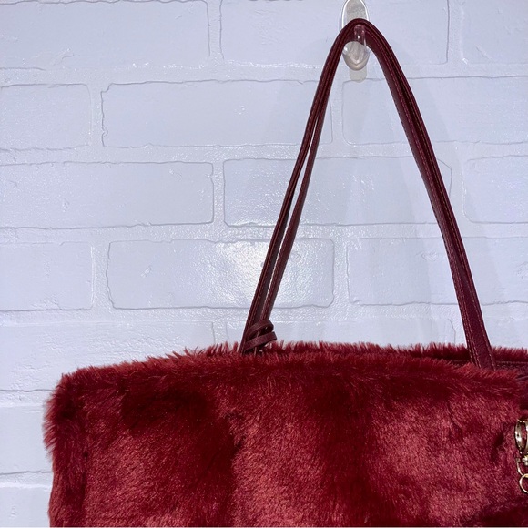 Burgundy Faux Sherpa Shoulder Bag with Wristlet and Cute Faux Sherpa Keychain - Picture 3 of 12